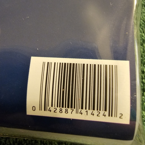 NWOT Set of 4 Travel Containers. TSA Approved. - Picture 3 of 3